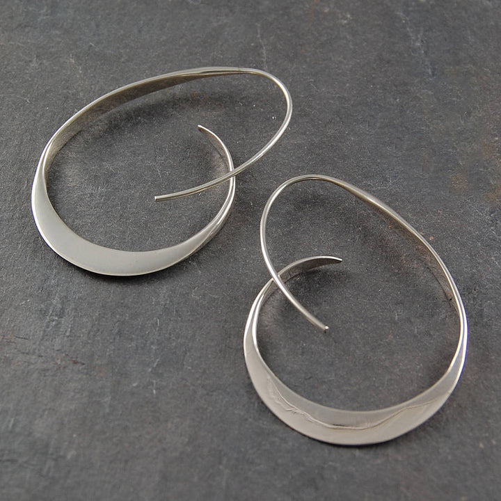 Elegant Gold Earrings with a Refined Spiral Shape