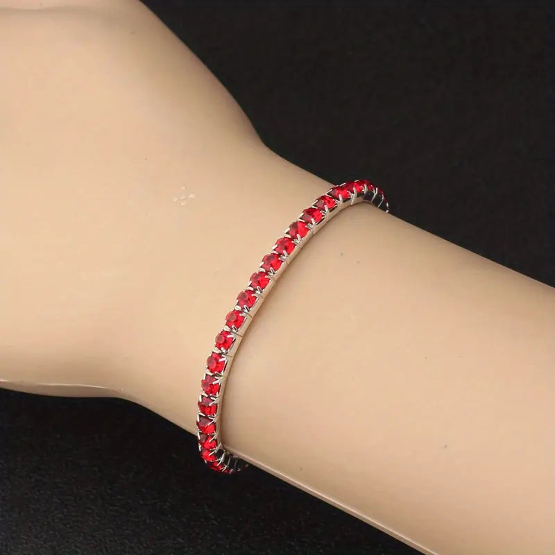 Elegant white gold bracelet with refined design
