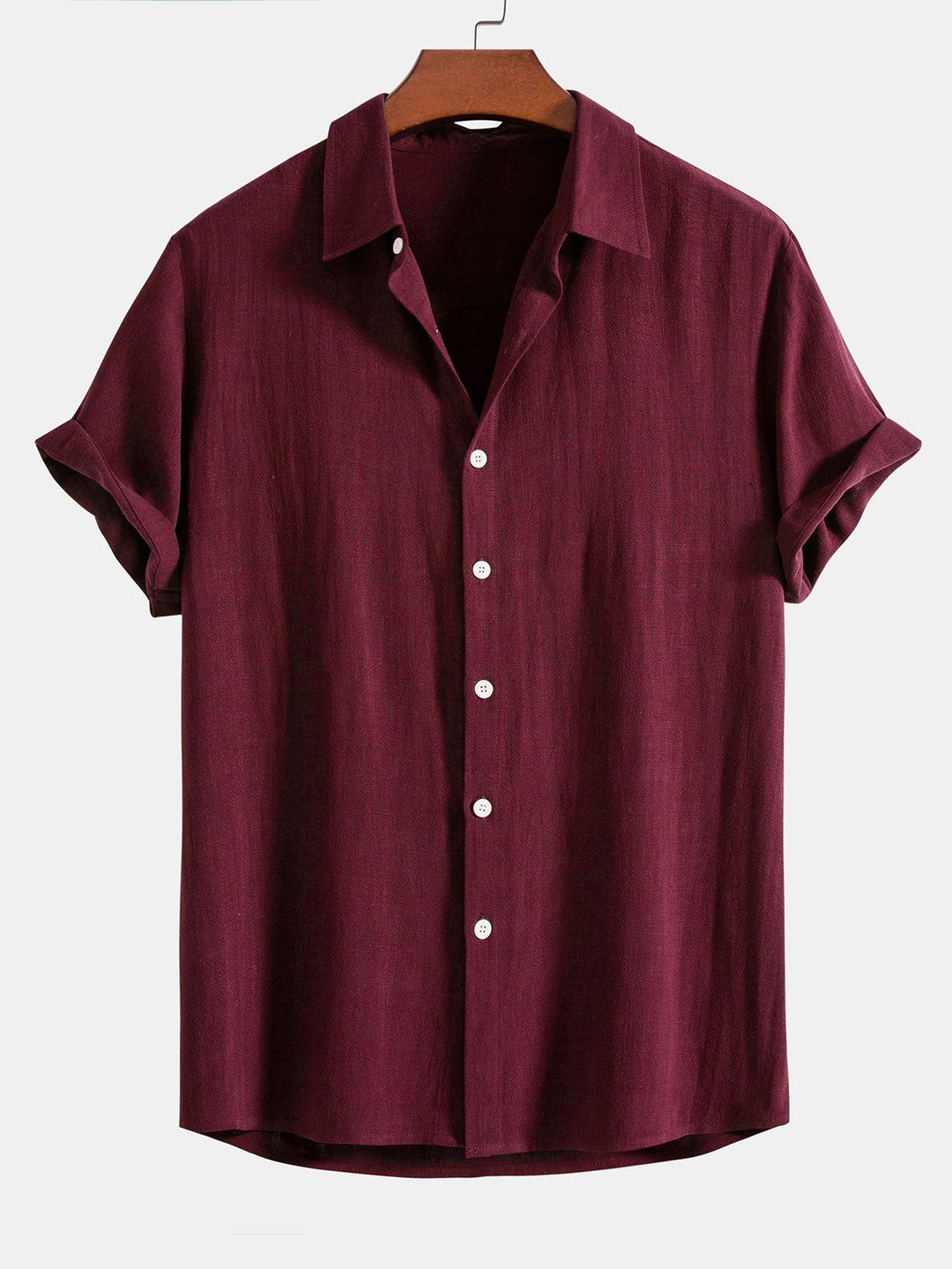 Men's linen-blend shirt with short sleeves, button placket and relaxed fit.