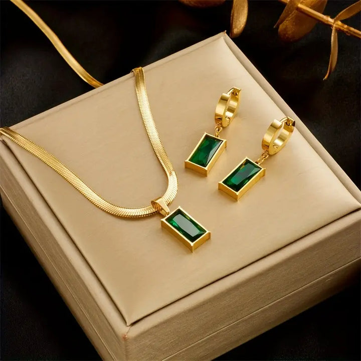 Elegant gold necklace with moon and cubic zirconia