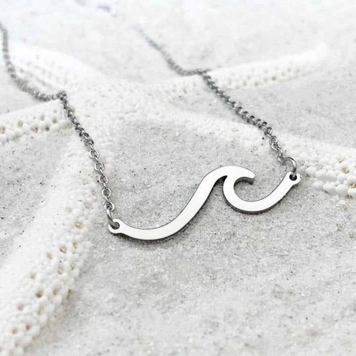Silver necklace with wavy lines