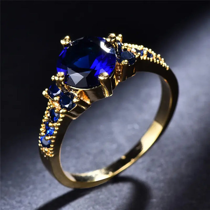 Elegant Gold Ring with Refined Details