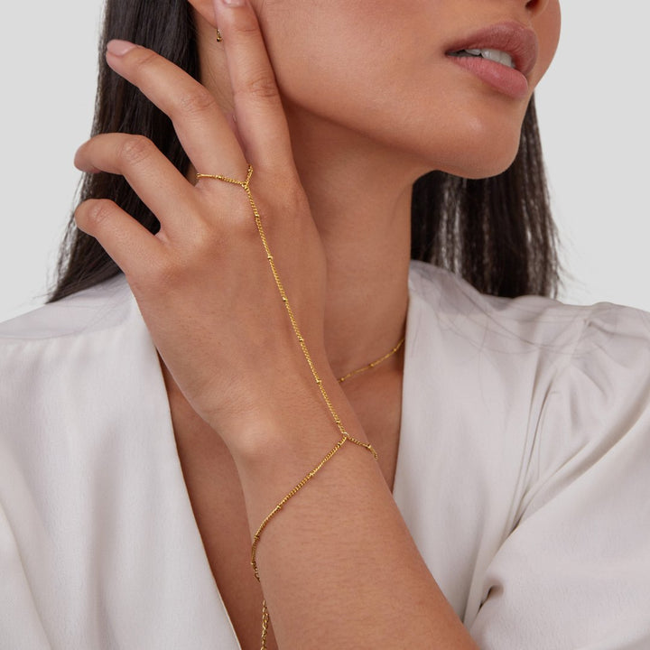 Elegant Gold Bracelet with Refined Details