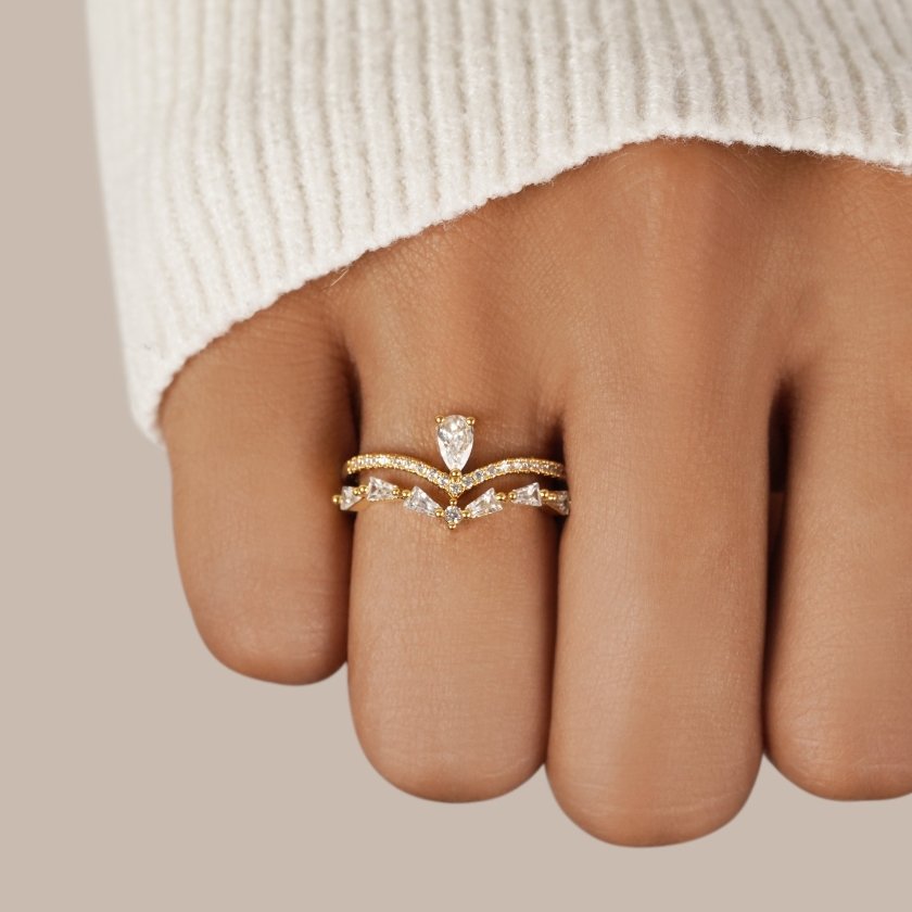 Refined cubic zirconia ring with a subtle shine