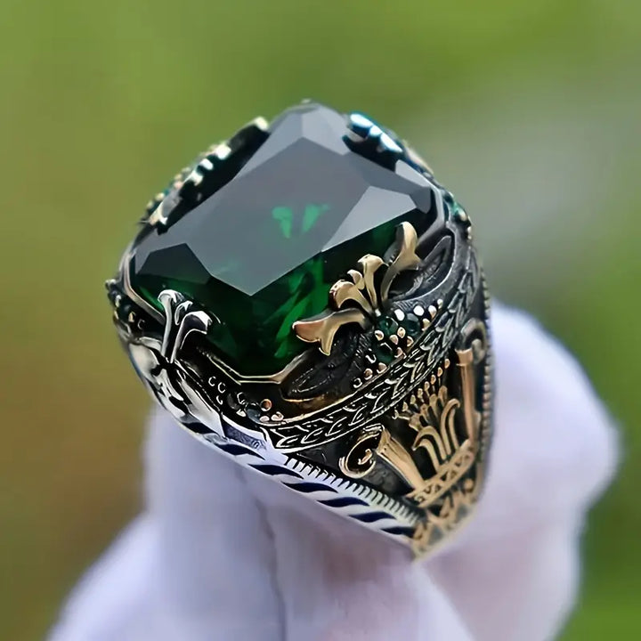 Soft mixed gold ring with refined details