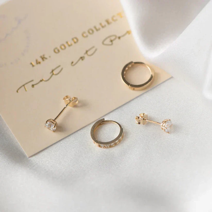 Gold earrings set