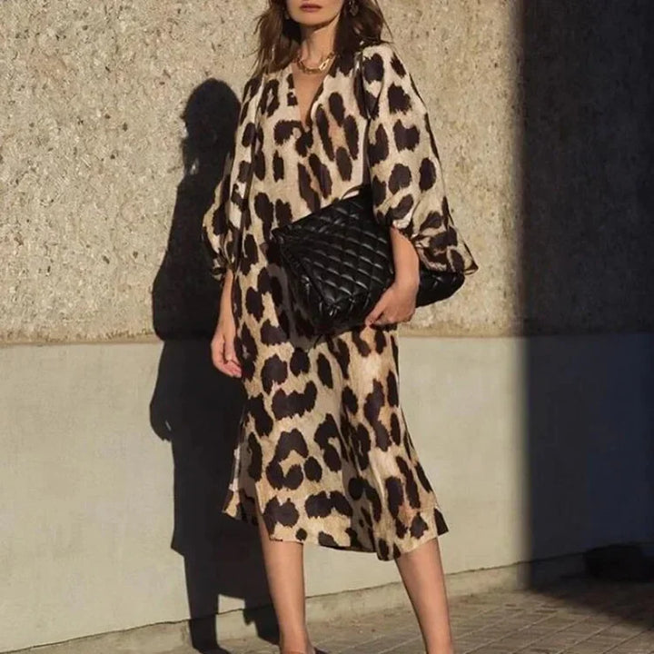 Linda – Elegant Leopard Print Dress