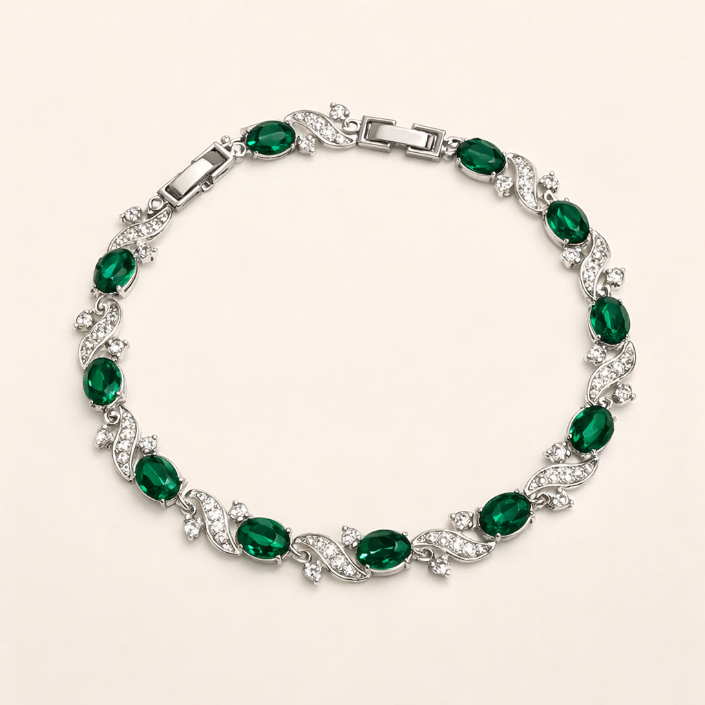 Elegant White Gold Bracelet with Refined Details