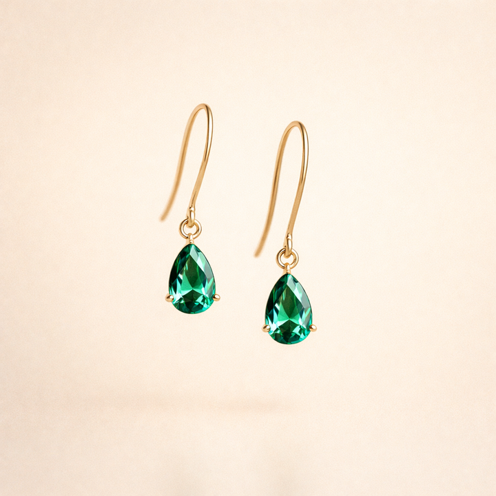 Elegant Gold Earrings with Refined Details