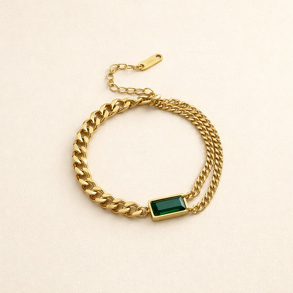 Elegant Gold Bracelet with Refined Details