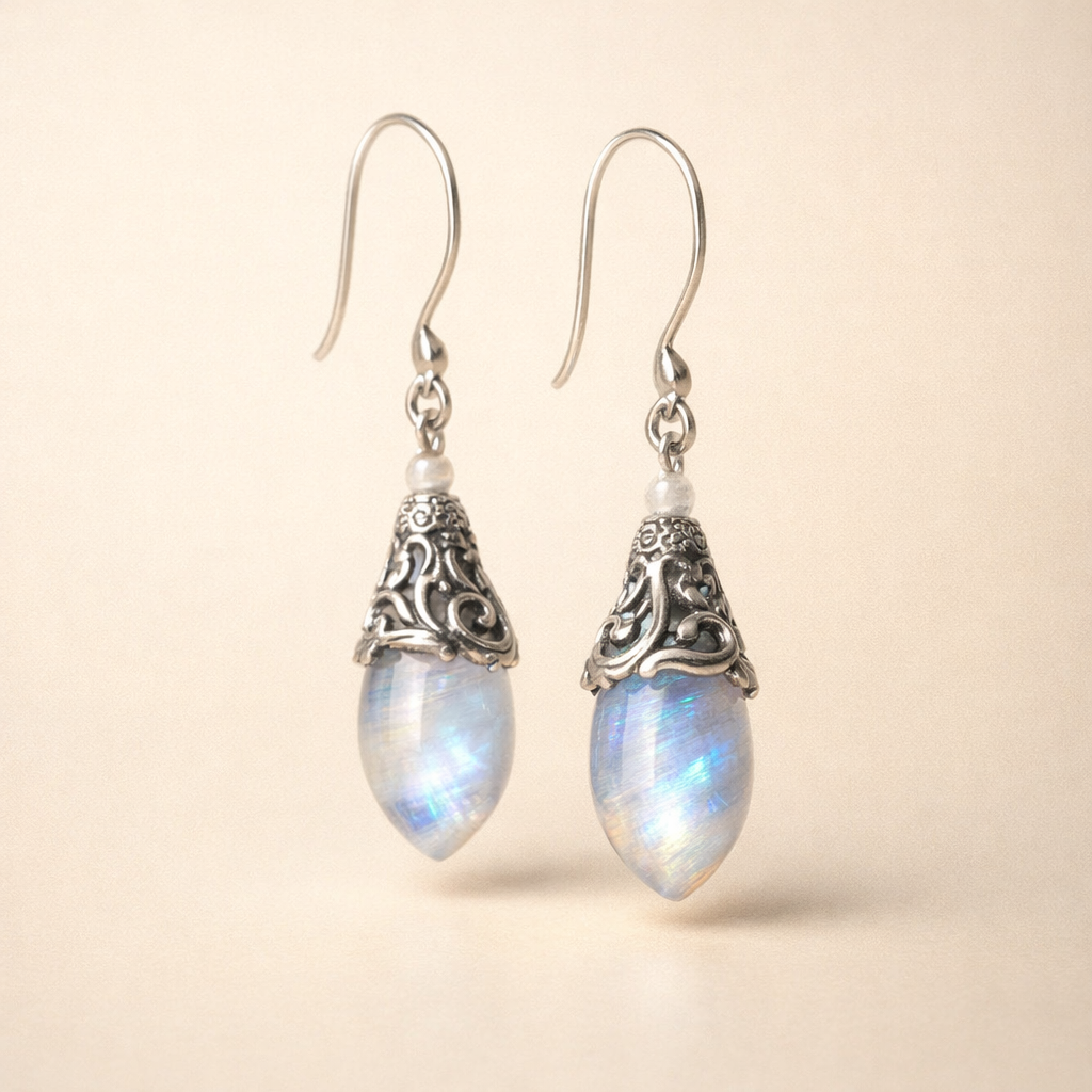 Elegant white gold earrings with moonstone