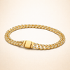 Elegant gold bracelet with moissanite details
