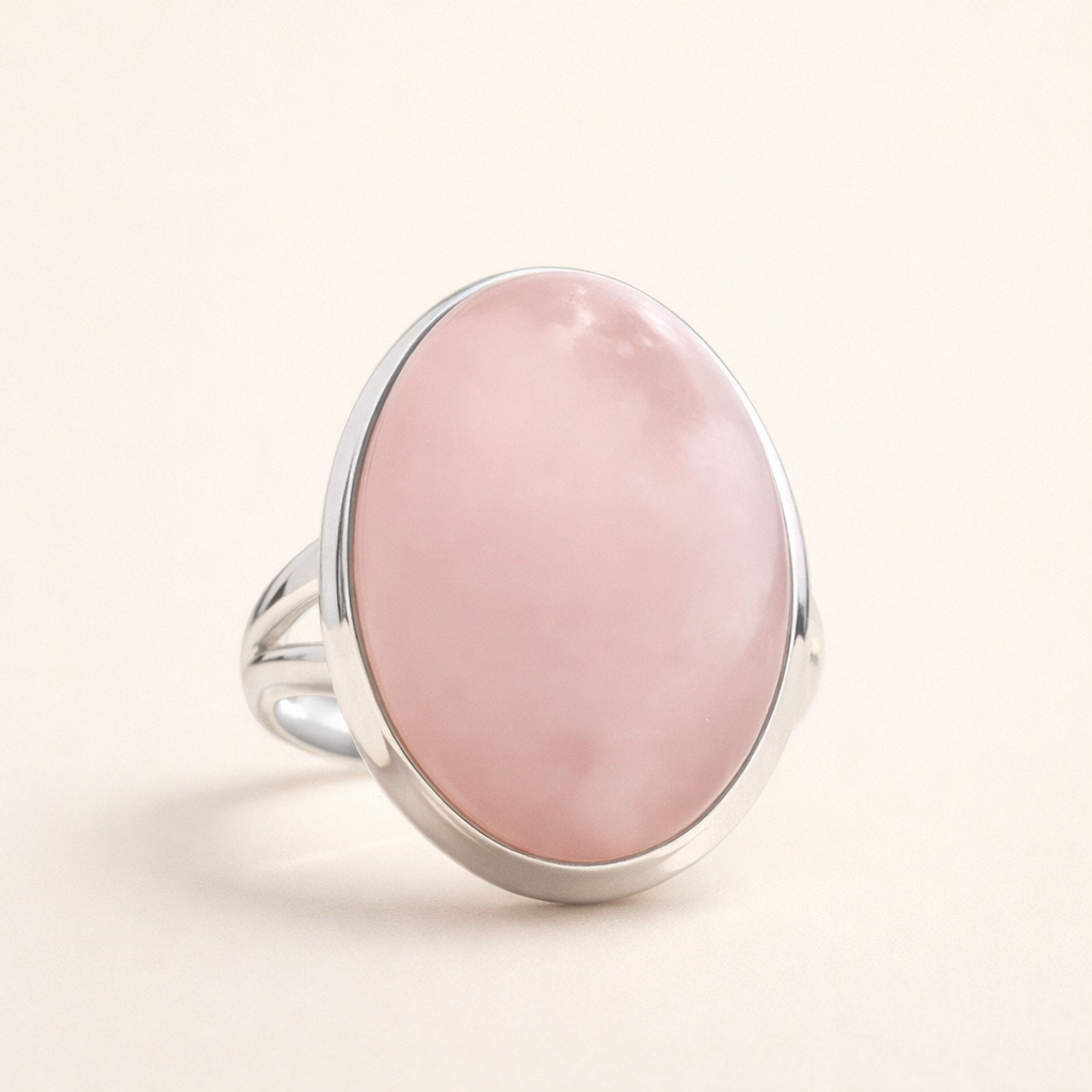 Elegant rose quartz ring in sterling silver