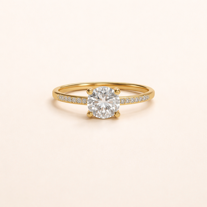 Elegant ring with crystals in gold and silver
