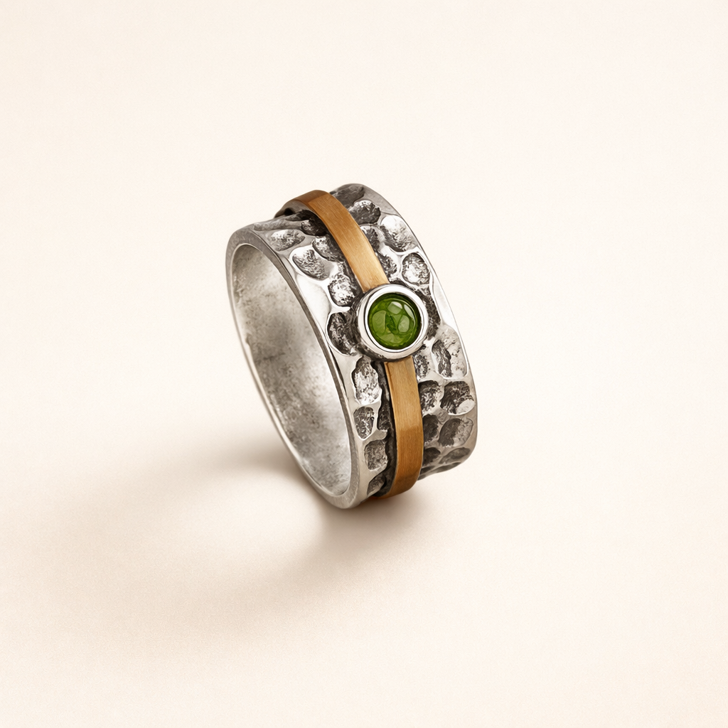 Refined ring with green cubic zirconia