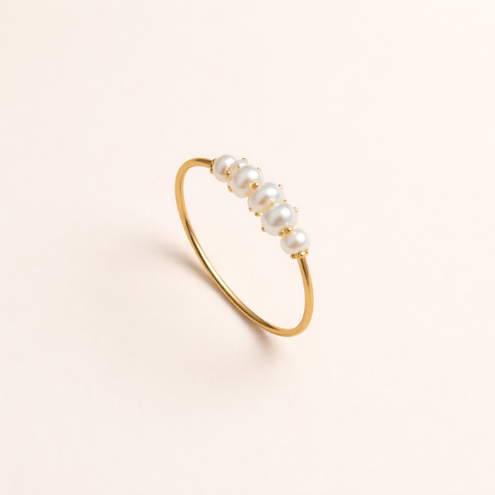Elegant freshwater pearl ring in soft silver