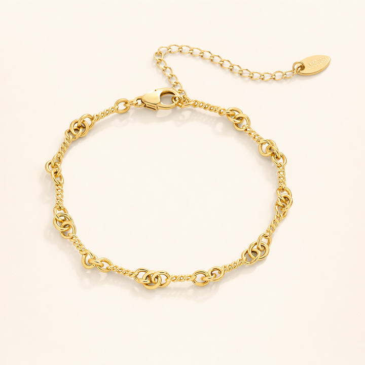 Figaro Gold Knot Chain Bracelet