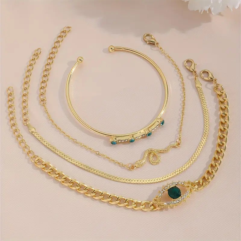 Elegant Gold Bracelet with Refined Details