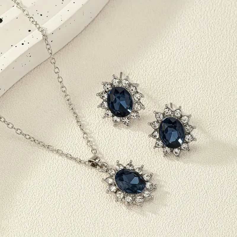 Elegant white gold necklace with refined little stone