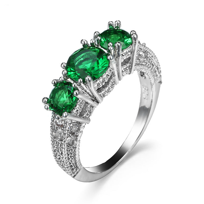 Elegant White Gold Ring with Refined Design