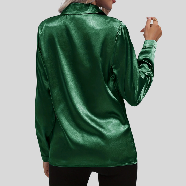 Women’s Elegant Blouse – Subtle Style