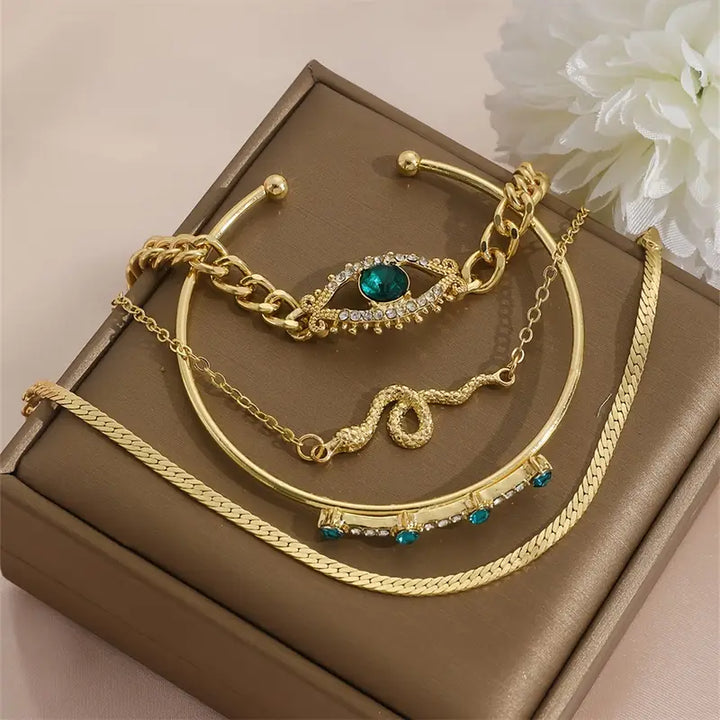 Elegant Gold Bracelet with Refined Details