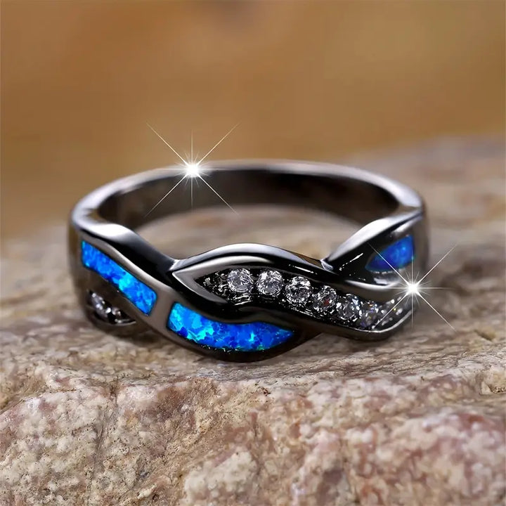 Elegant White Gold Ring with Refined Design