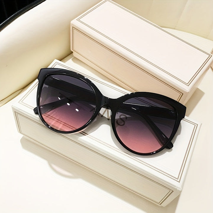 Luxury Cat-Eye Sunglasses for Women – Oversized and Stylish for Sunny Days