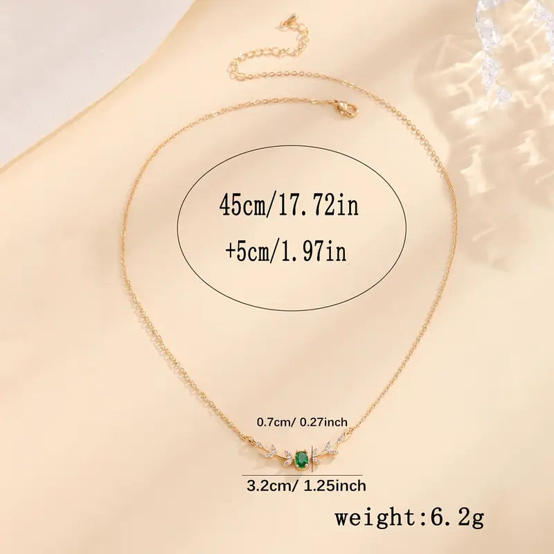 Elegant Gold Necklace with a Refined Heart