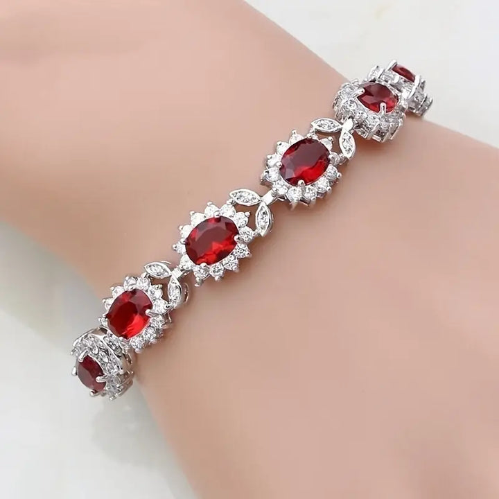 Dreamy white gold bracelet with subtle shine