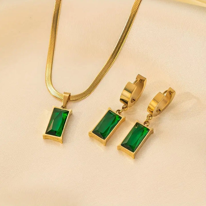 Elegant gold necklace with moon and cubic zirconia