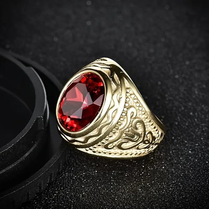 Elegant Gold Ring with Refined Details