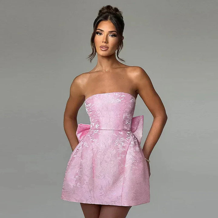 LuxeCharm – Elegant Halter Dress for Evenings