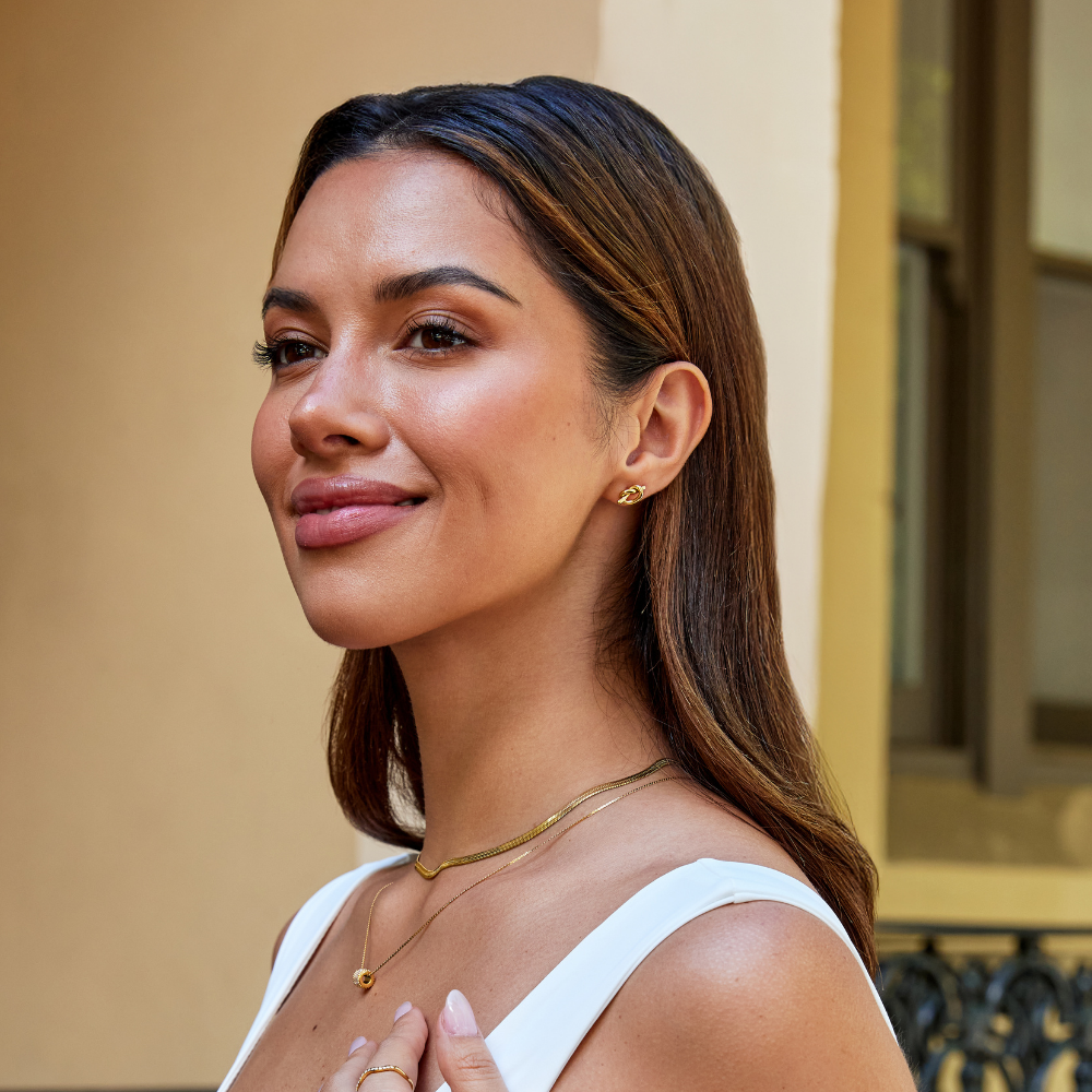 Elegant silver earrings with refined knot details