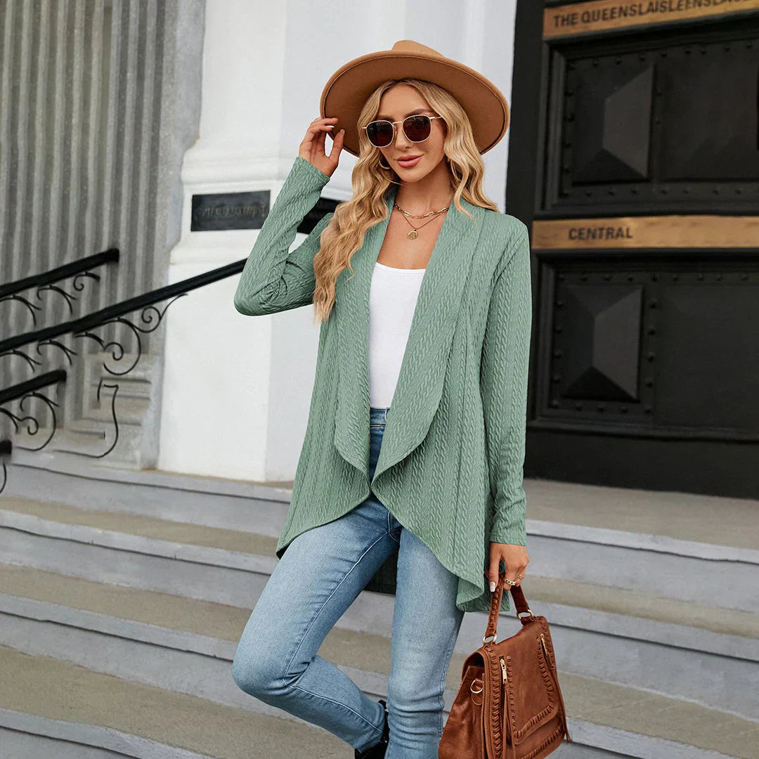 Aurora – Stylish Women's Cardigan for the Autumn Season