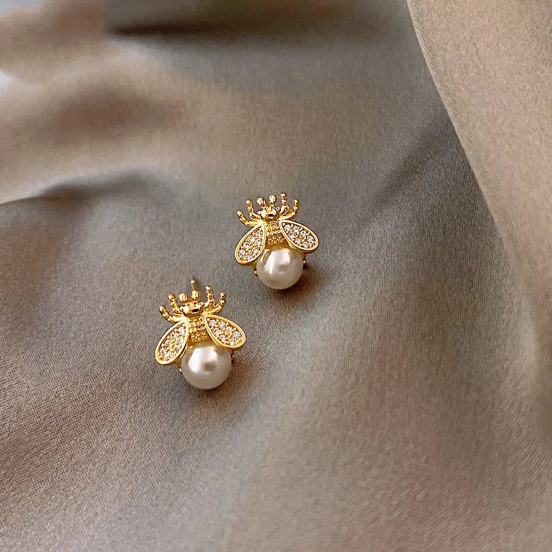 Honeybee Pearl Stud Earrings – Elegant Gold Jewelry for Women