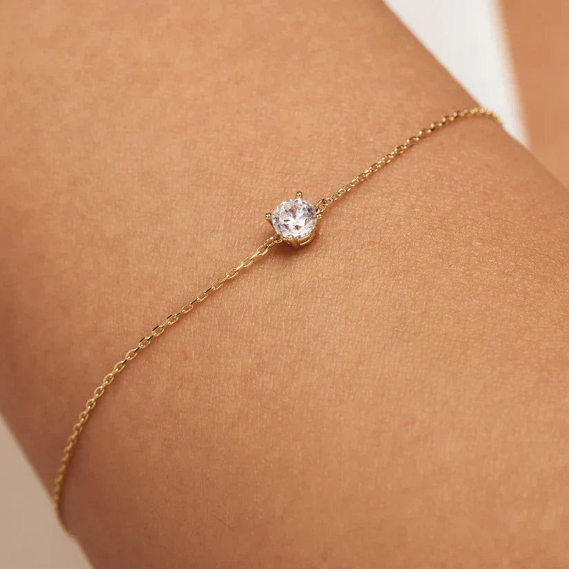 Elegant White Gold Bracelet with Refined Details