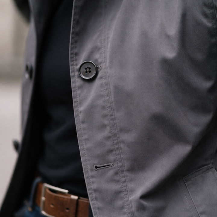 Lightweight Men's Trench Jacket with Pointed Collar and Button Placket