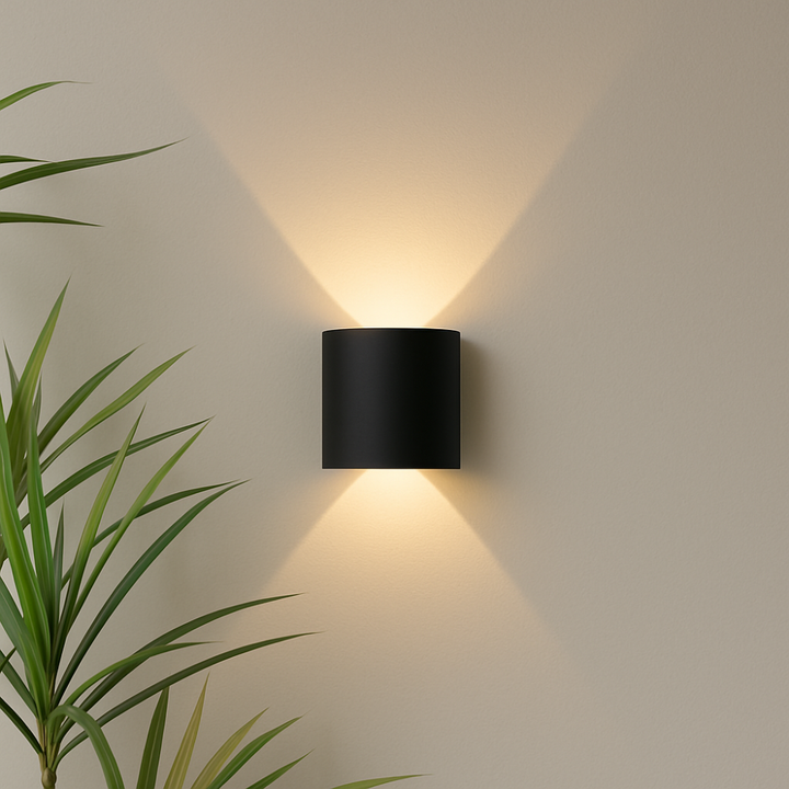 Outdoor LED Wall Light – IP65-rated, weatherproof, hard-wired