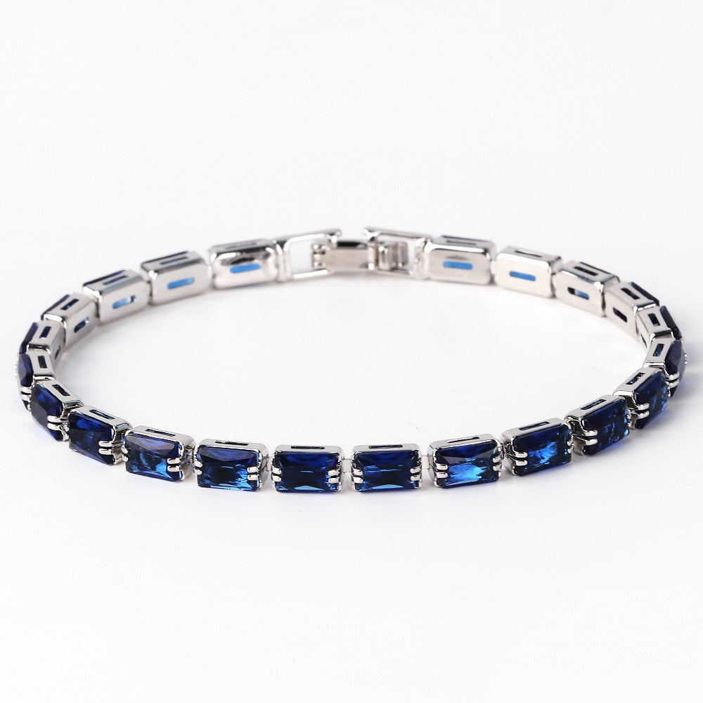 Elegant White Gold Bracelet with Refined Details