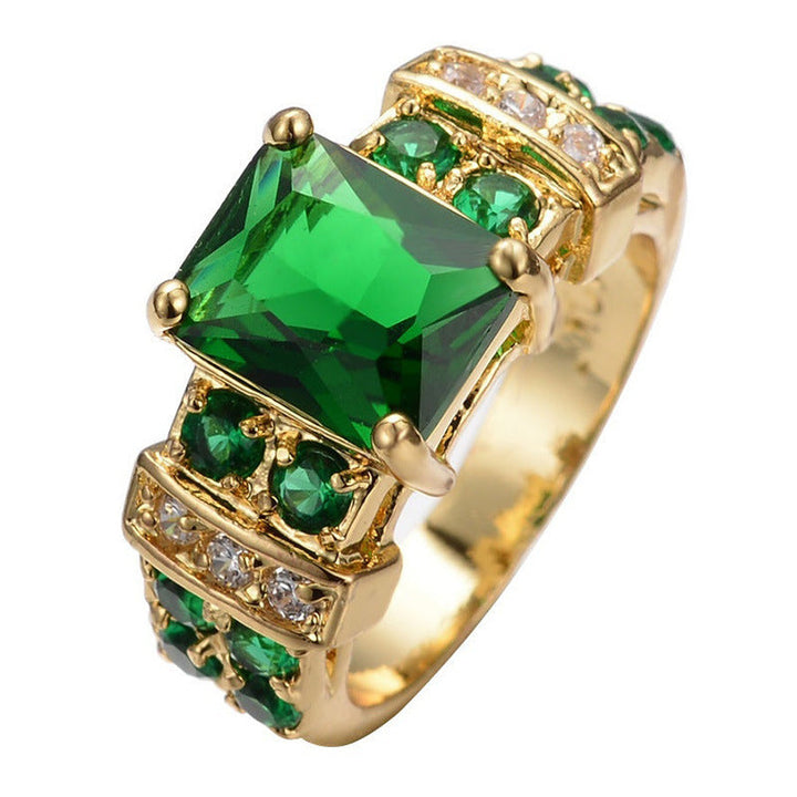Elegant Gold Ring with Refined Details