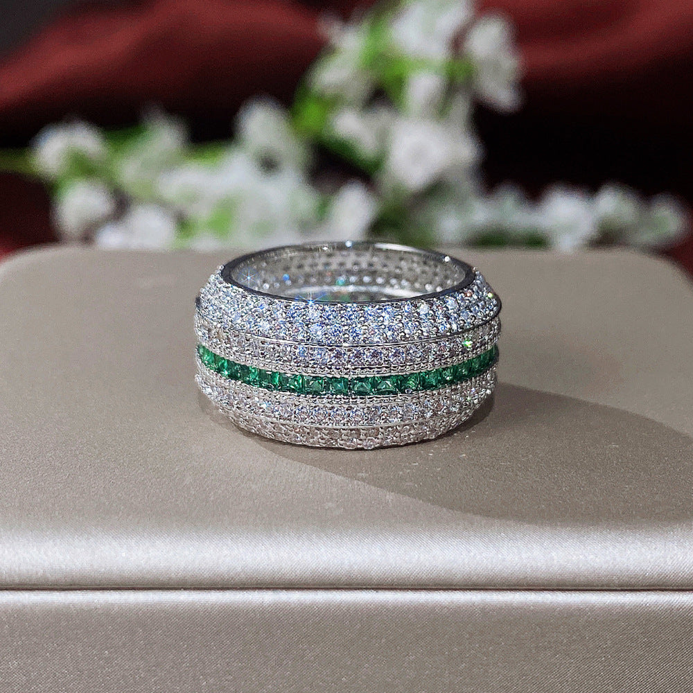 Elegant White Gold Ring with Refined Design