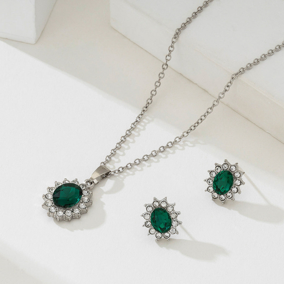 Elegant White Gold Jewelry Set with Refined Details