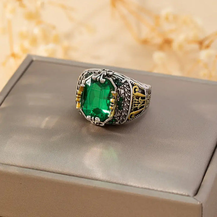 Soft mixed gold ring with refined details
