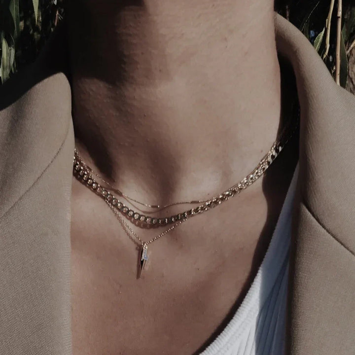 Elegant flat link necklace in white gold