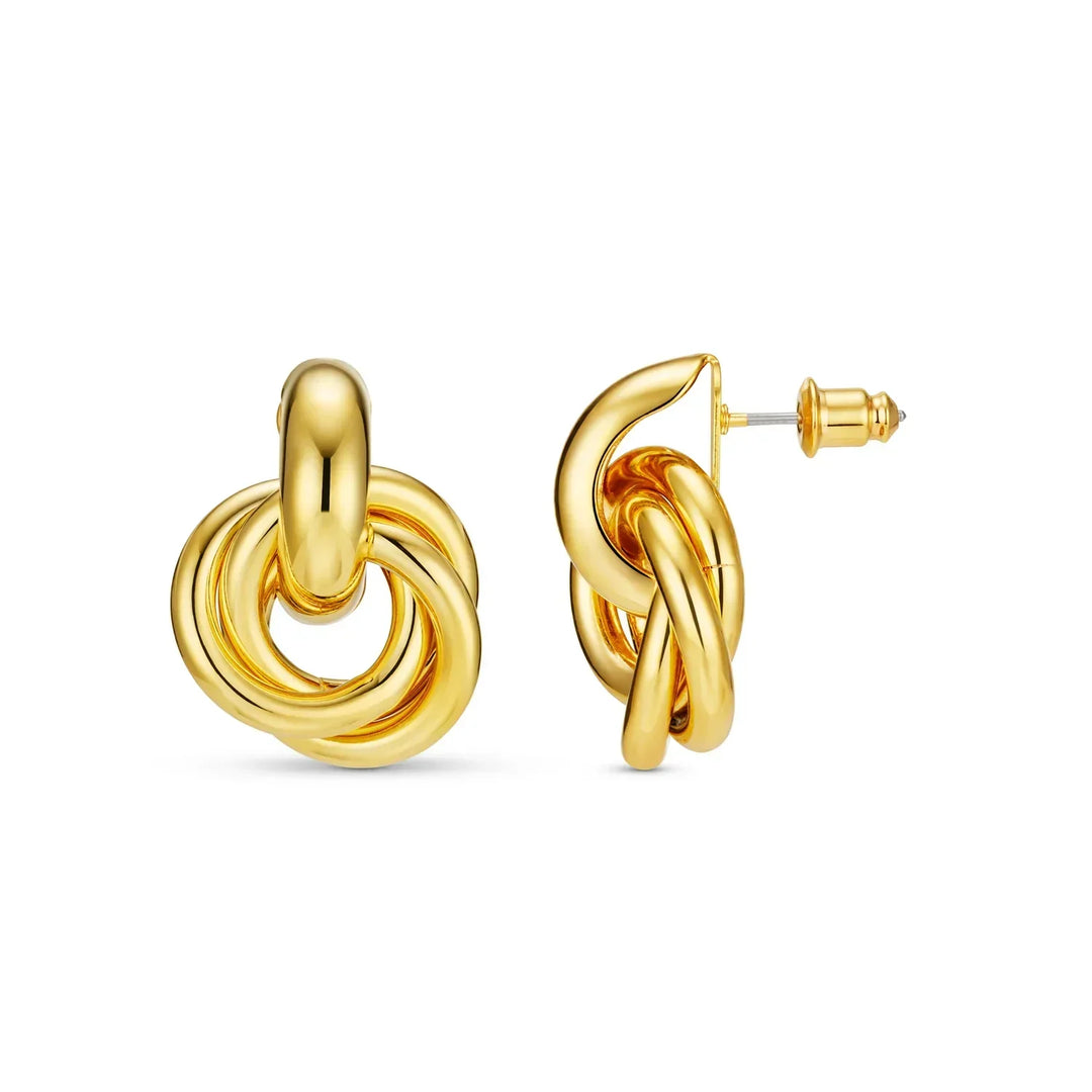 Elegant white gold earrings with refined links