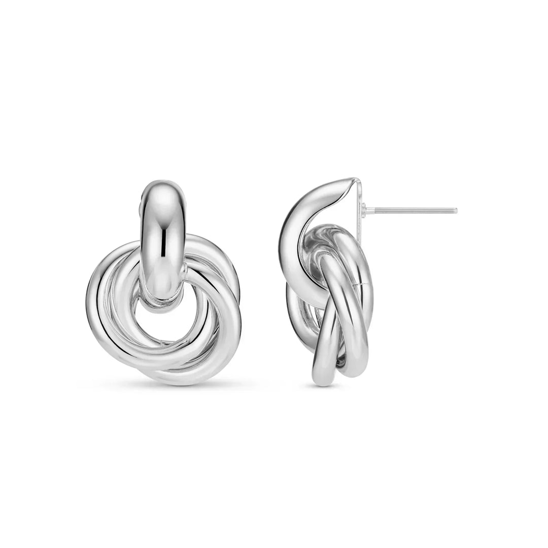 Elegant white gold earrings with refined links