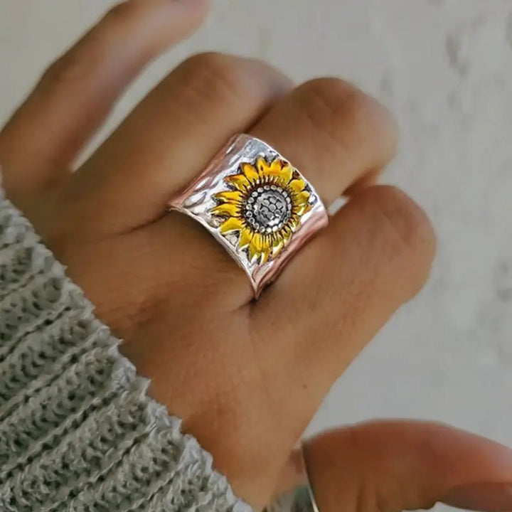 Sunflower Ring in Silver