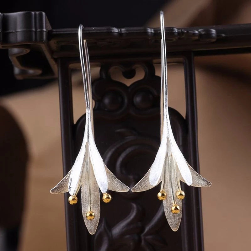 Blossom - silver flower earrings