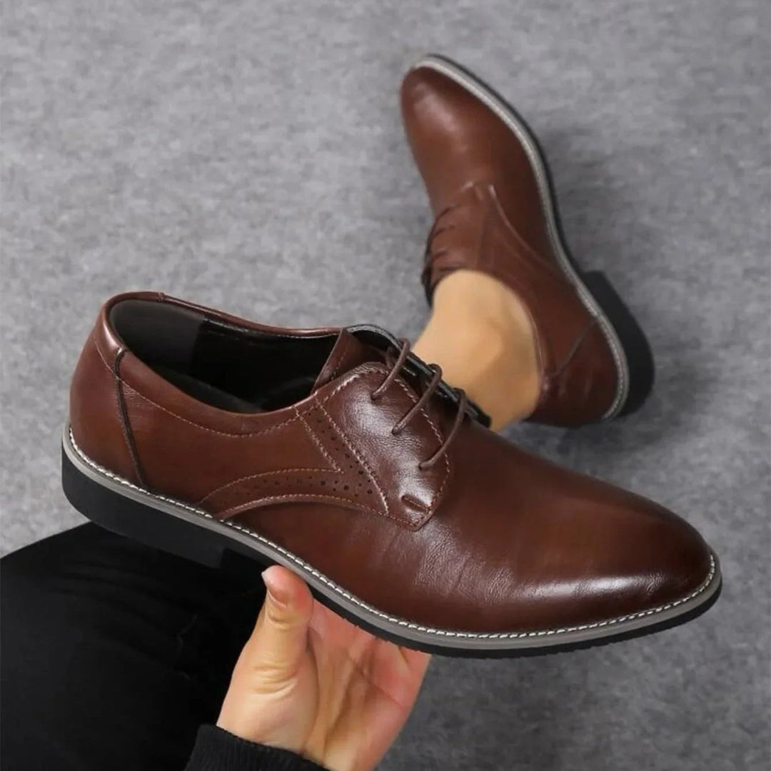 Men's Closed-Lacing Shoes, Oxford Business Shoes with Brogue Perforation Detail
